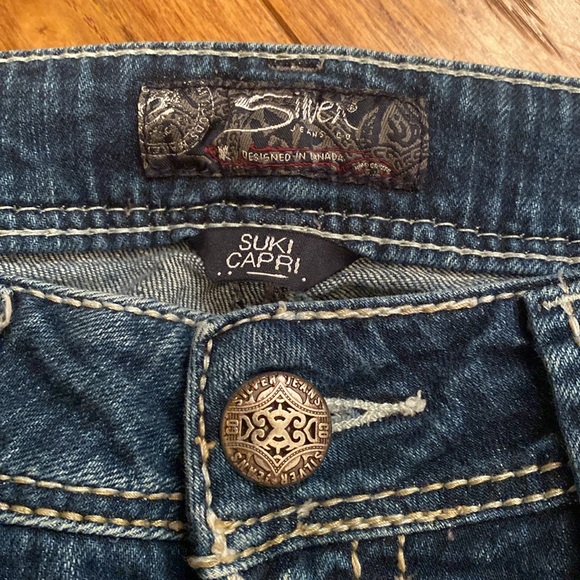 Women’s Silver Jeans Suki Capri, 28W x 25L - Picture 4 of 7